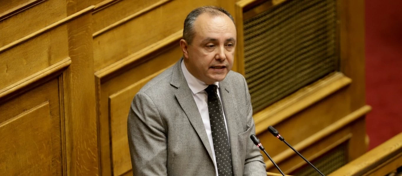 Θ. Καράογλου: «Να υψώσουμε από σήμερα ελληνικές σημαίες στα μπαλκόνια μας»